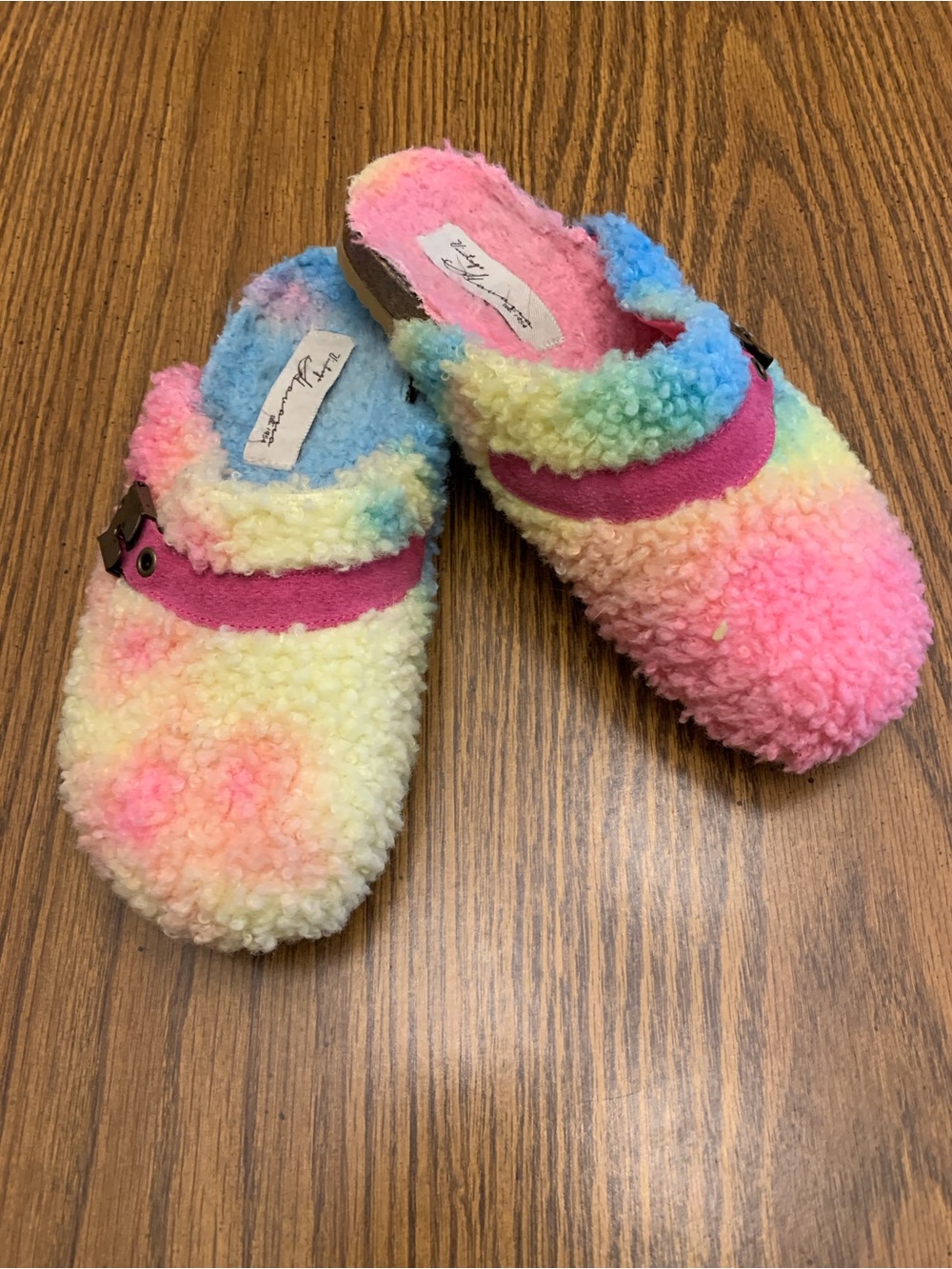 Vintage Havana Womens Rainbow Sherpa Shoes with Fuchsia Strap